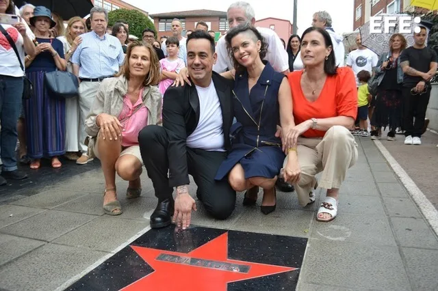 Santander honra al mago Raúl Alegría con una estrella en el barrio de Tetuán